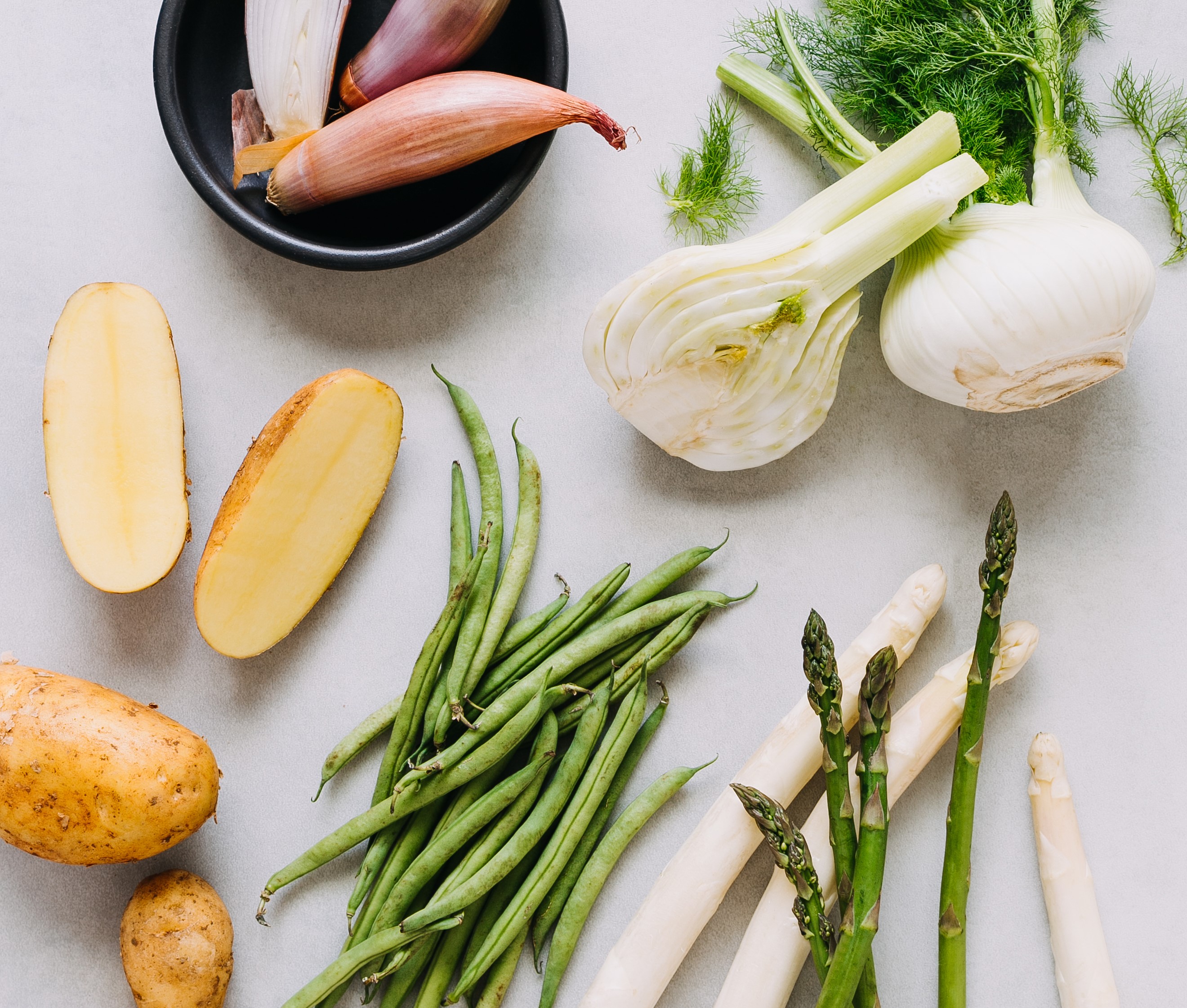 Schalotten, Kartoffeln, Fenchel, Bohnen und Spargel